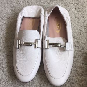 💯 Authentic White Tod's loafer flats Size 37